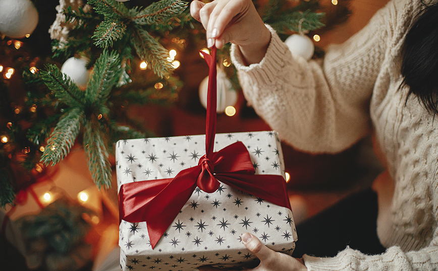 Τα καλύτερα χριστουγεννιάτικα δώρα «τελευταίας στιγμής» για τις γυναίκες της ζωής σας