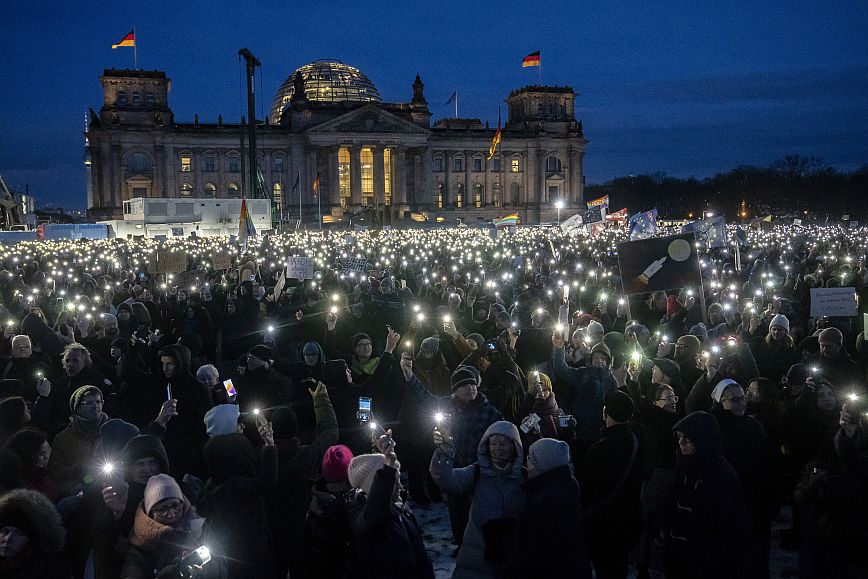 Συνεχίζονται οι διαδηλώσεις κατά της ακροδεξιάς στη Γερμανία