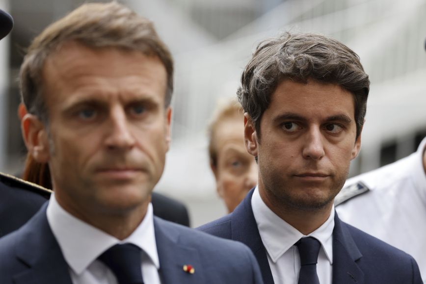 Το 53% των Γάλλων αντιμετωπίζει θετικά την απόφαση του προέδρου Μακρόν να διορίσει τον Ατάλ στη θέση του πρωθυπουργού