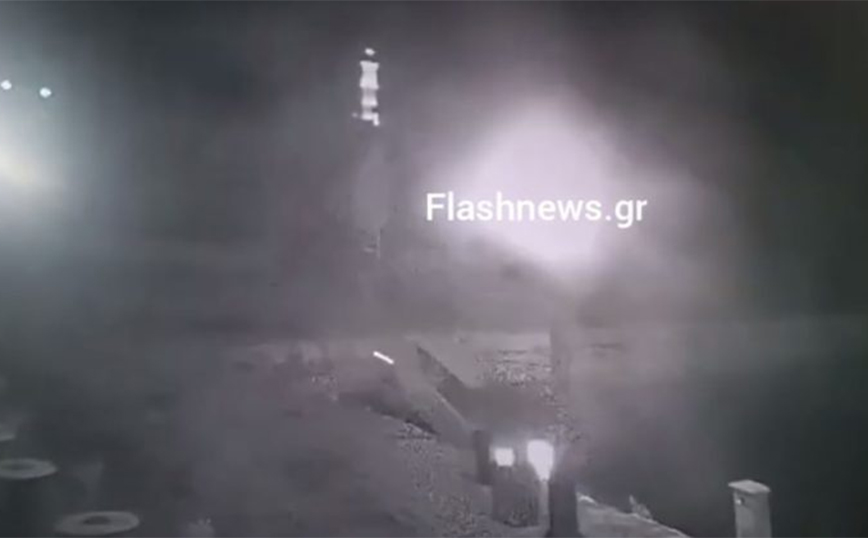 Βίντεο &#8211; ντοκουμέντο από τη στιγμή που αυτοκίνητο κάνει «βουτιά» στο παλιό λιμάνι Χανίων