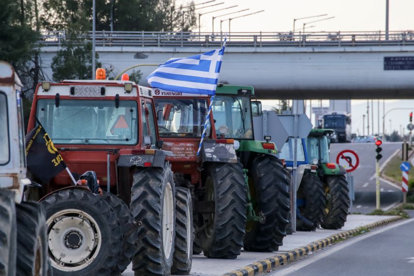 Την Tρίτη στην Αθήνα με τα τρακτέρ τους οι αγρότες &#8211; Κλείνουν δρόμους, τελωνεία και λιμάνια