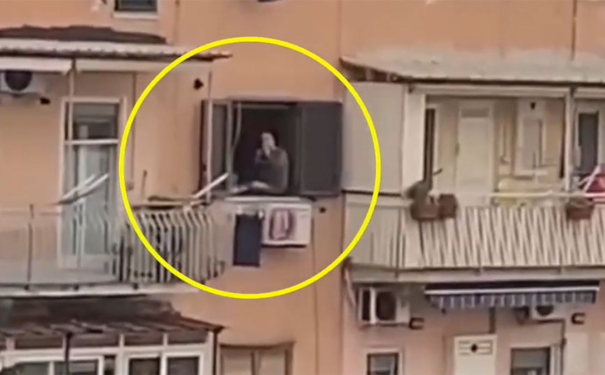 Πρώην ιδιωτικός αστυνομικός ταμπουρώθηκε στο διαμέρισμά του στη Νάπολη, δολοφόνησε τη γυναίκα του και αυτοκτόνησε
