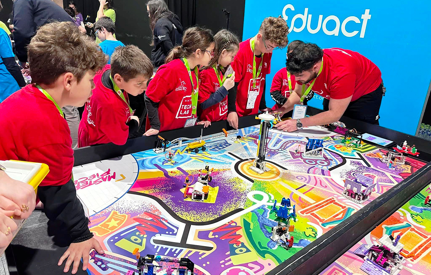 Πώς το παιχνίδι με τα δημοφιλή τουβλάκια της LEGO δίνει καινοτόμες λύσεις και εμπνέει τα παιδιά