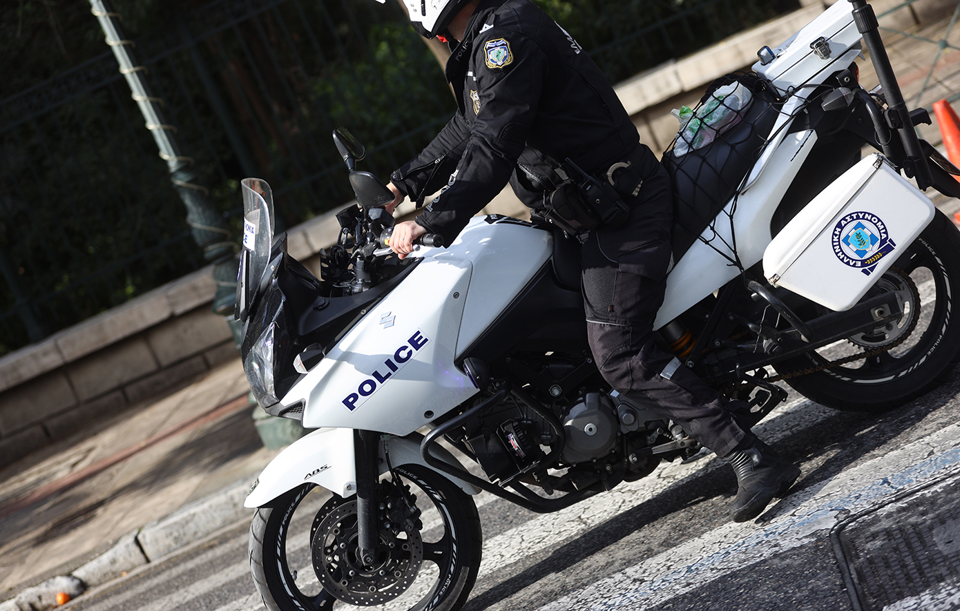 Τρεις άνδρες πιάστηκαν στα «πράσα» να κλέβουν καλώδια από επιχείρηση στη Θεσσαλονίκη