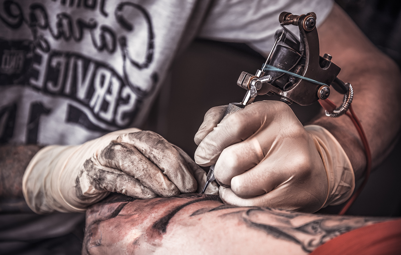 Ανησυχητική έρευνα για τους λάτρεις των τατουάζ &#8211; Το 83% των μελανιών περιέχουν συστατικά που συνδέονται με καρκίνο