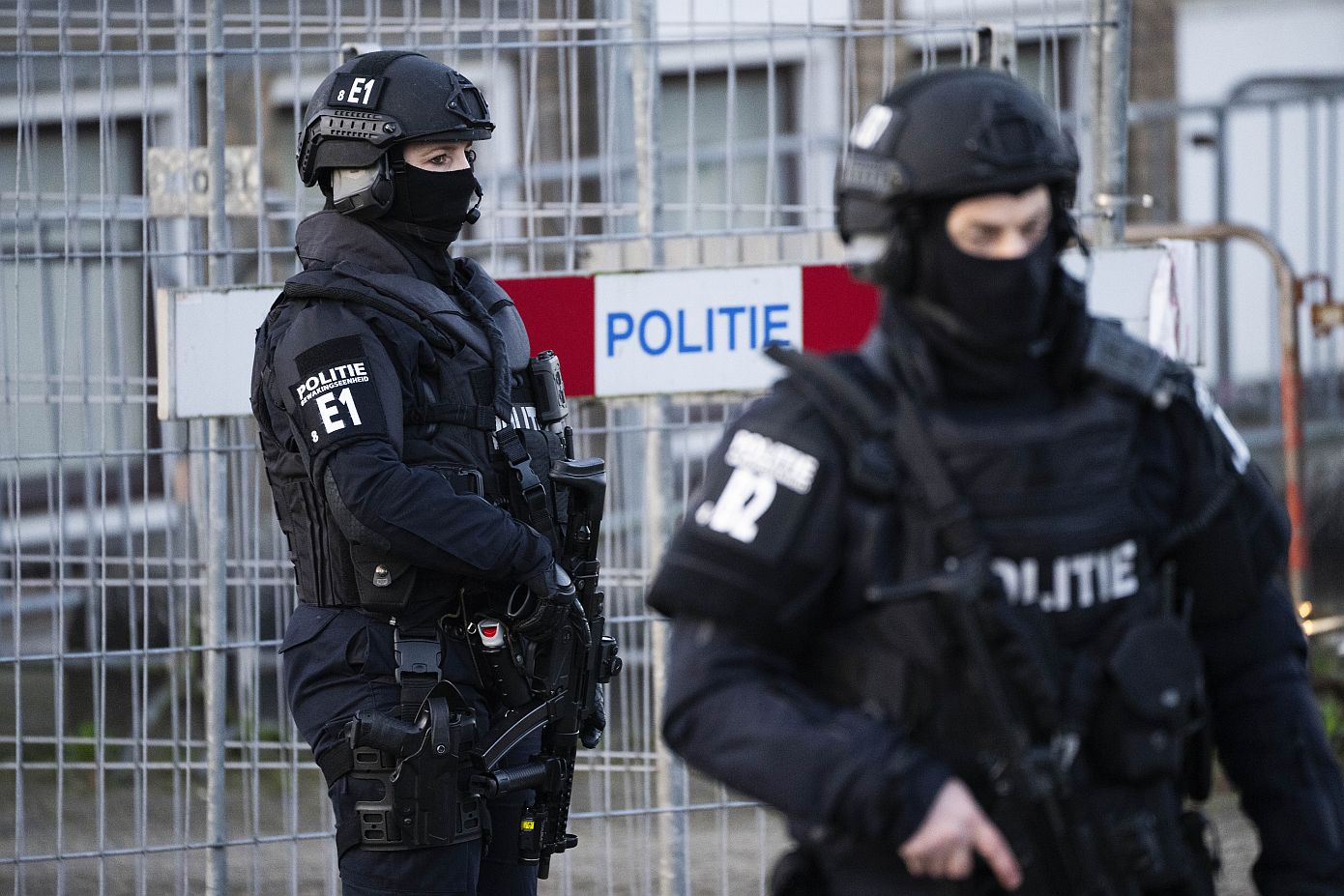 Πολίτες κρατούνται όμηροι σε καφέ σε πόλη της Ολλανδίας &#8211; Εκκενώθηκαν 150 σπίτια