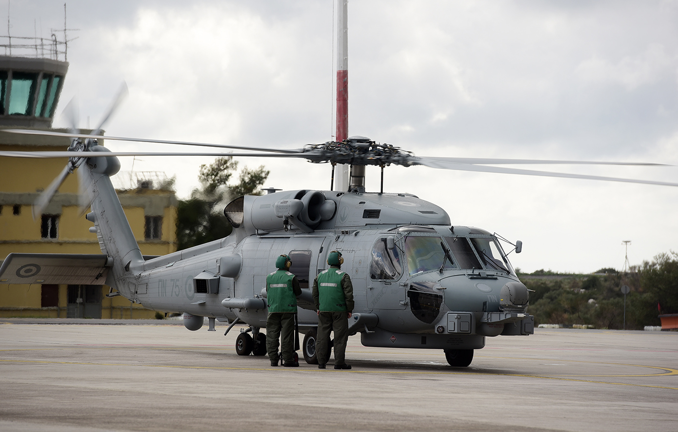 Στην Ελλάδα τρία νέα ελικόπτερα Romeo MH-60R Seahawk &#8211; Παραδόθηκαν στο Πολεμικό Ναυτικό