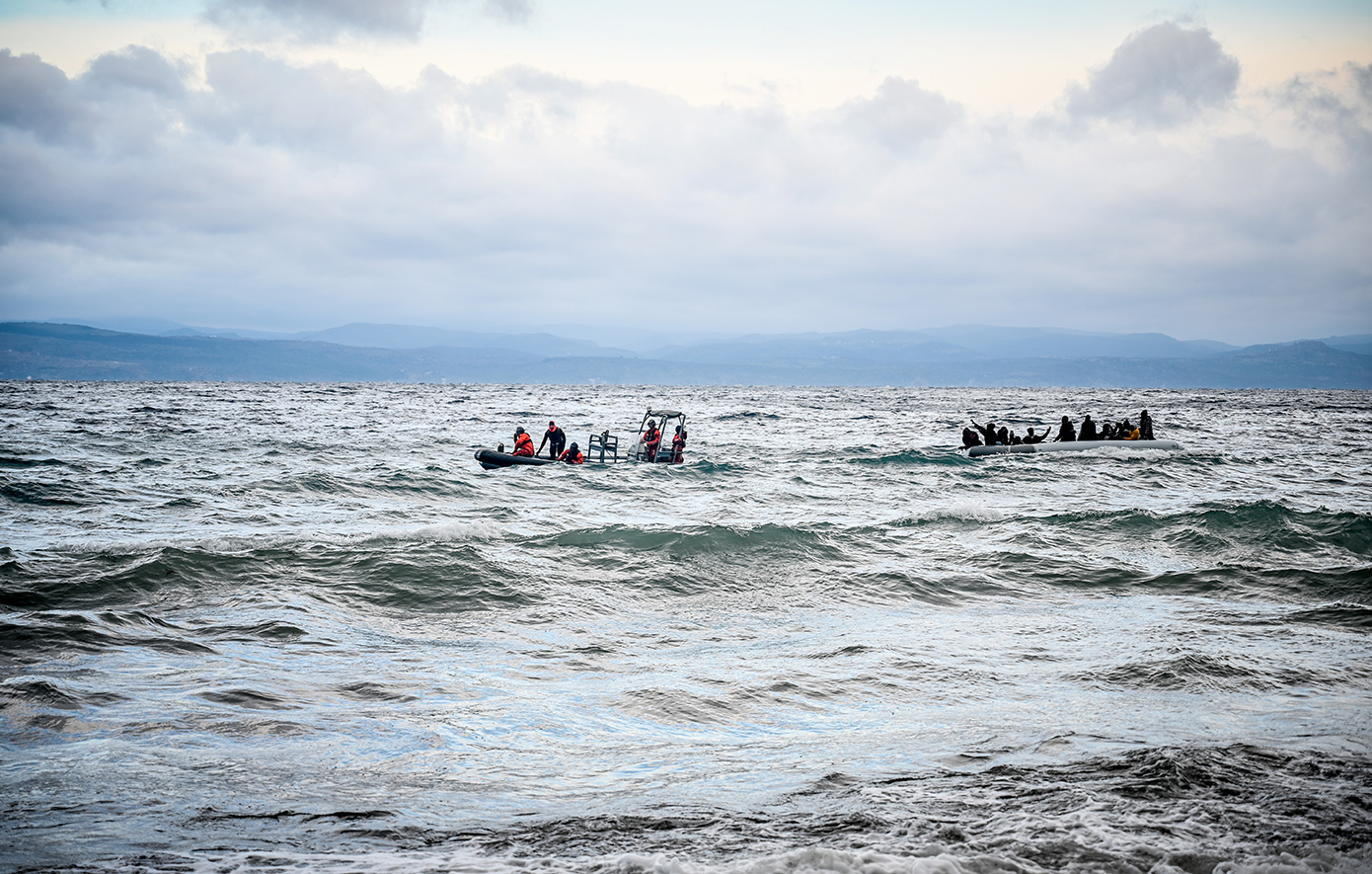 Τρεις νεκροί και επτά αγνοούμενοι από ανατροπή σκάφους με μετανάστες στα ανοικτά της νότιας Ισπανίας