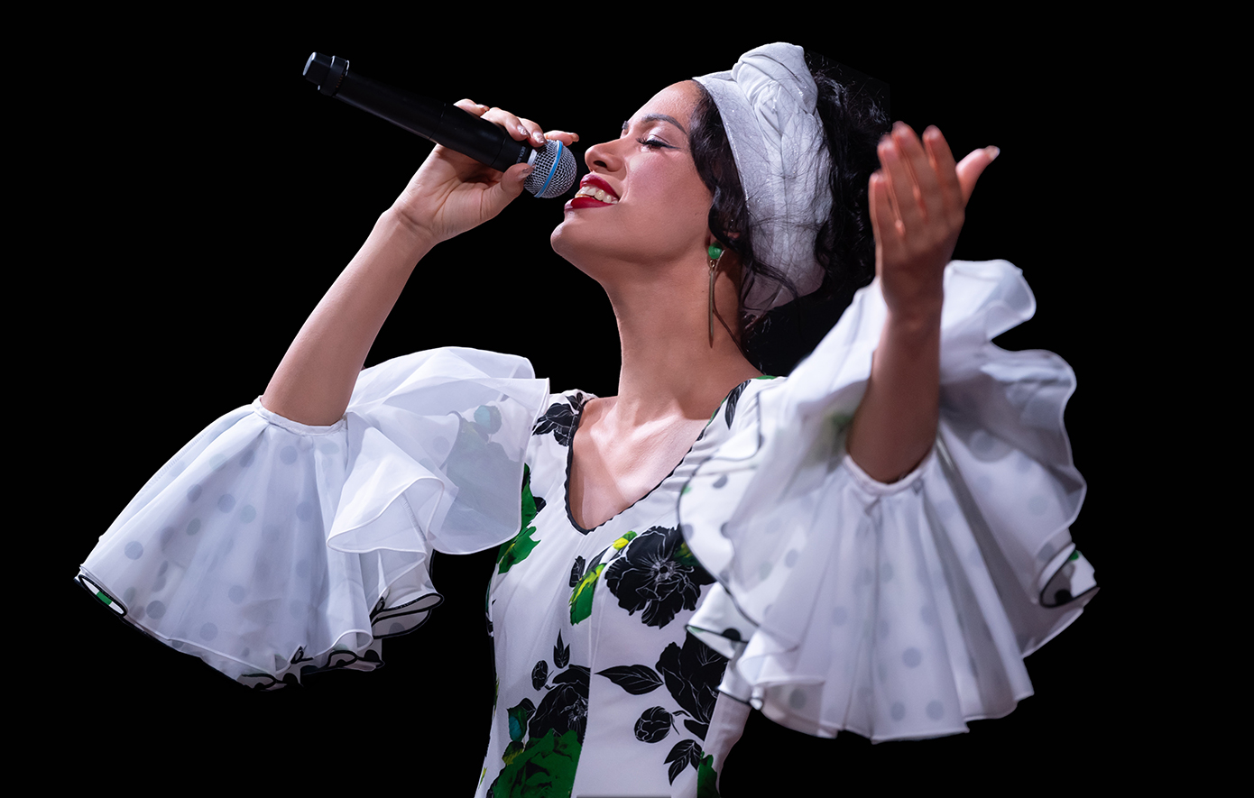Ένα μουσικοχορευτικό υπερθέαμα με την κουβανή Rosanna Mailan στο Γυάλινο
