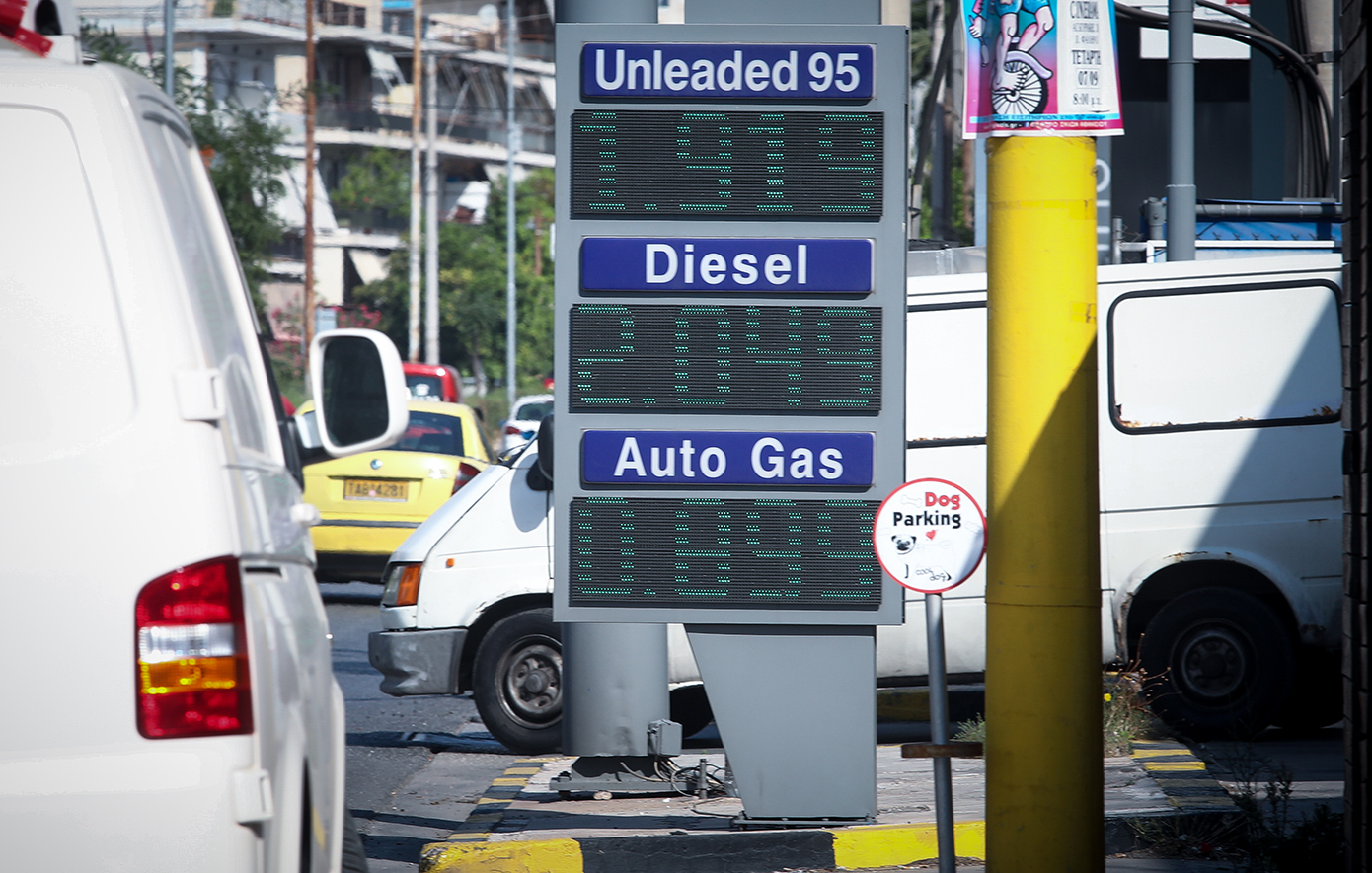 Φόβοι για νέες αυξήσεις στα καύσιμα μετά το άλμα του Brent στα 91 δολάρια &#8211; Οι τιμές της βενζίνης στην Ελλάδα