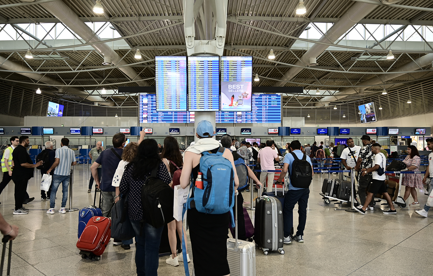 Σχεδόν 27 εκατομμύρια τουρίστες προσγειώθηκαν το 2023 στα ελληνικά αεροδρόμια &#8211; Οι top αγορές για τον Διεθνή Αερολιμένα Αθηνών
