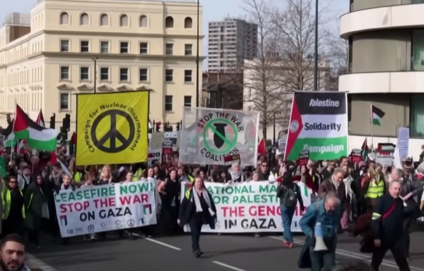 Μεγάλη διαδήλωση στο Λονδίνο για εκεχειρία στη Γάζα