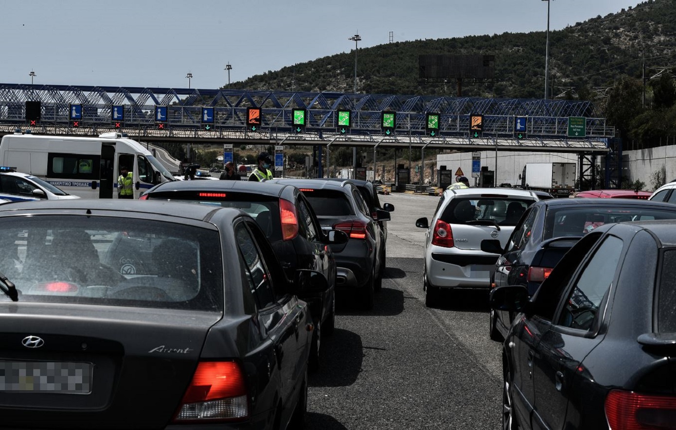 Κίνηση στην Αθηνών-Κορίνθου από την επιστροφή των εκδρομέων του τριημέρου &#8211; Αυξημένα τα μέτρα της Τροχαίας