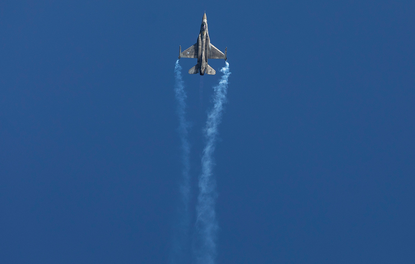 Οι ρουκέτες στο κάθισμα εκτόξευσαν τον 29χρονο πιλότο του F-16 «προς τα πάνω με περίπου 20 G» &#8211; Πώς γίνεται η ελεγχόμενη εγκατάλειψη