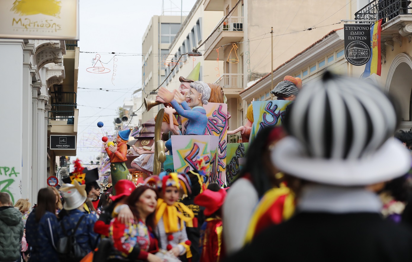 «Καρφίτσα δεν πέφτει» στους καρναβαλικούς προορισμούς της χώρας &#8211; Πού θα κάνουν Καθαρά Δευτέρα οι Έλληνες