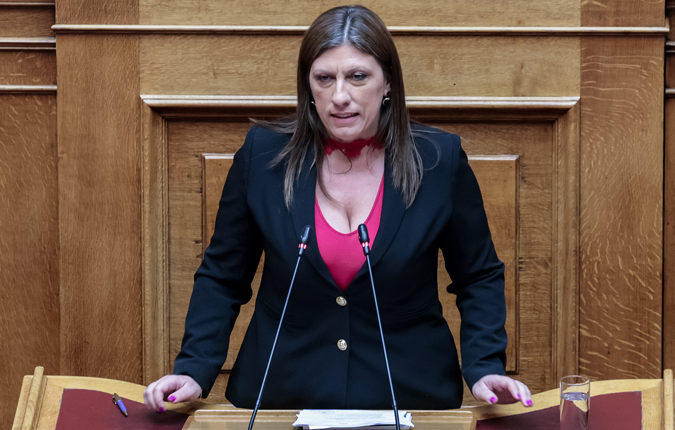 Πρόταση δυσπιστίας: Και νέα διακοπή γιατί η Ζωή Κωνσταντοπούλου δεν έχει φτάσει ακόμα στη Βουλή
