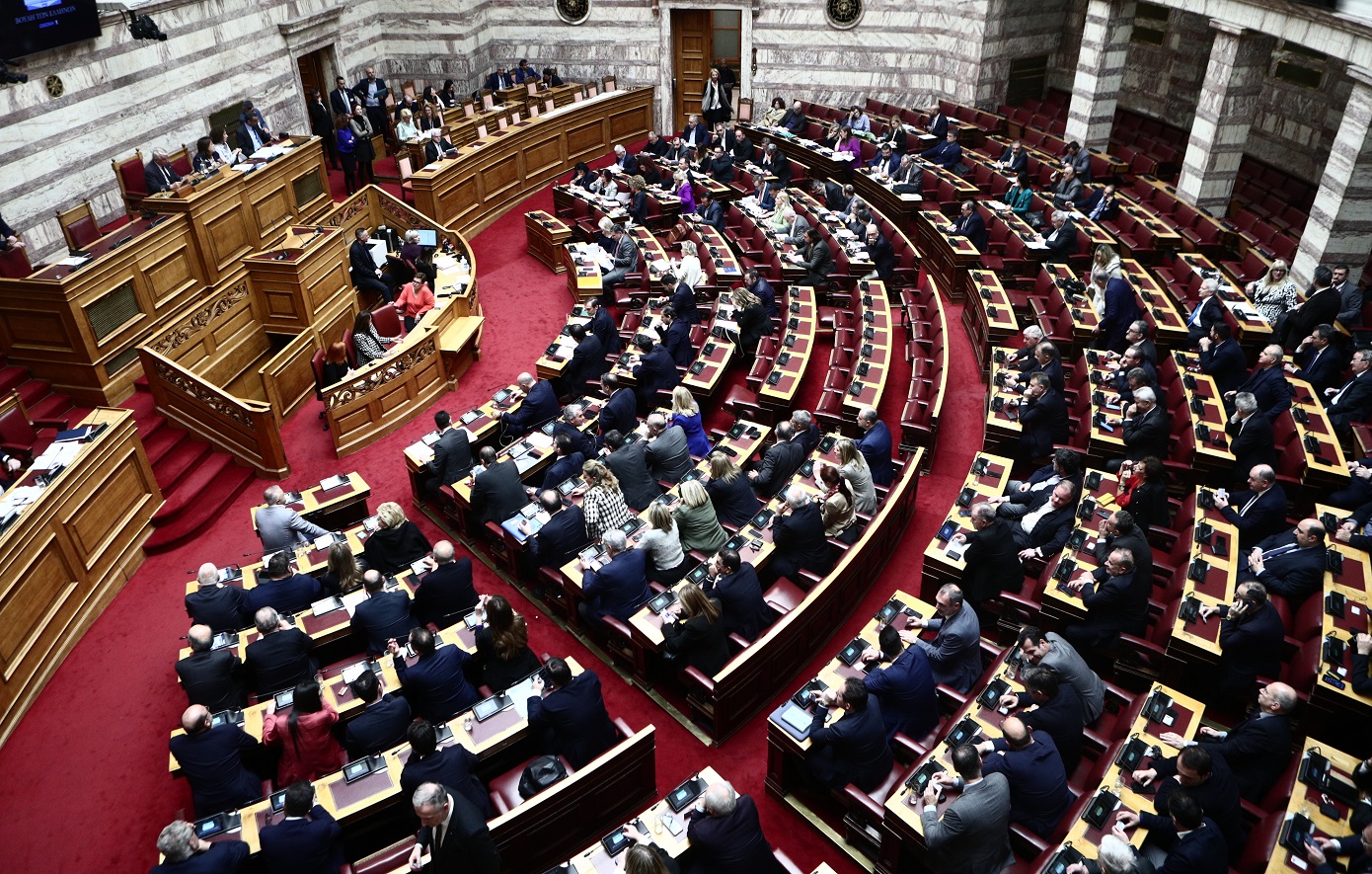 Πρόταση δυσπιστίας για Τέμπη: Ξεκίνησε η συζήτηση στη Βουλή &#8211; Δείτε LIVE