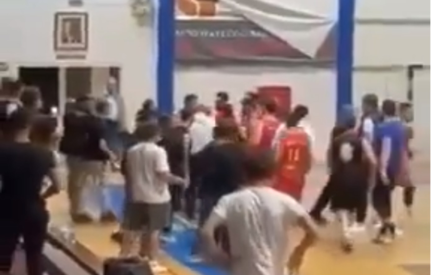 Ξέφυγε η κατάσταση στο Ναύπλιο: Ξύλο μεταξύ παικτών και οπαδών σε αγώνα μπάσκετ