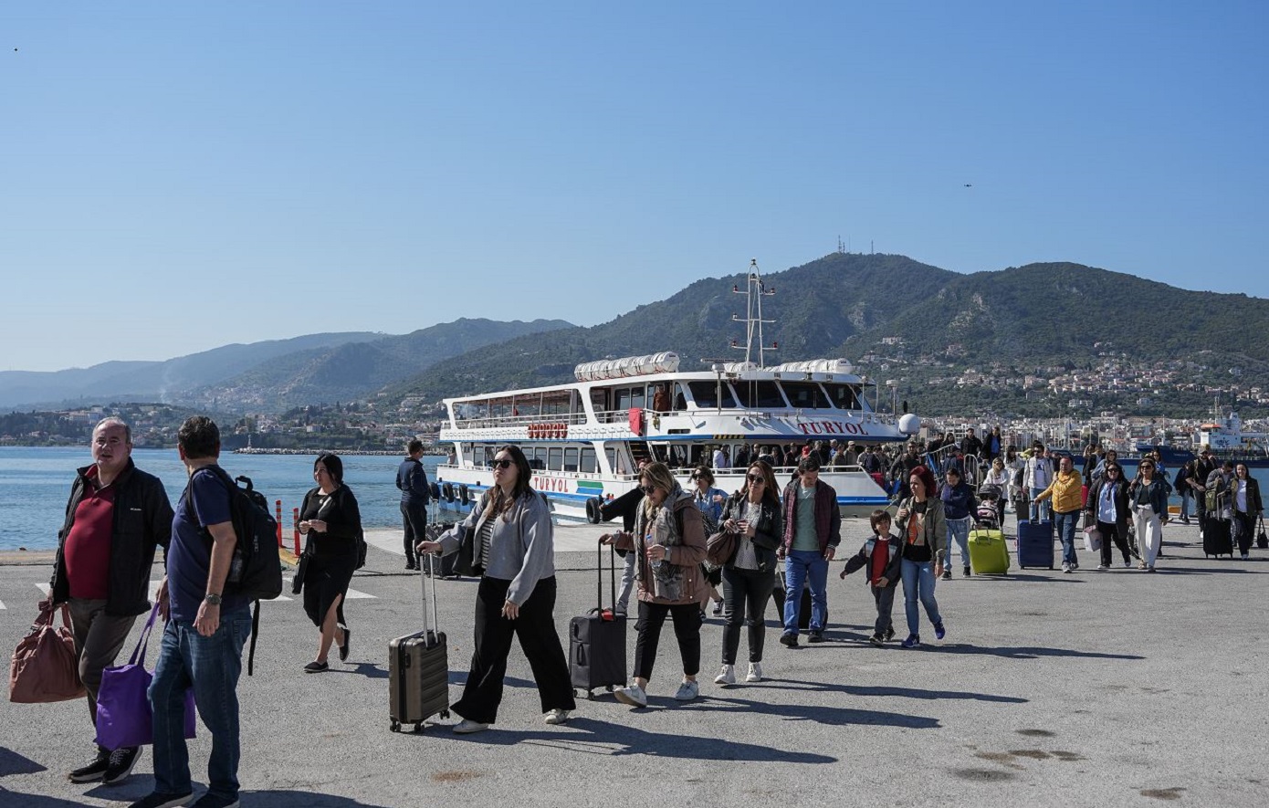 «Κάθοδος» Τούρκων τουριστών στη Μυτιλήνη &#8211; Χιλιάδες έφτασα στο νησί με visa express