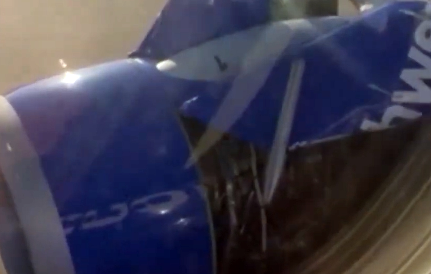Αποκολλήθηκε κάλυμμα κινητήρα Boeing 737 εν ώρα πτήσης – Έρευνα για το περιστατικό