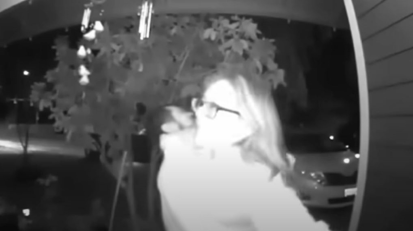 Κάμερα ασφαλείας σπιτιού κατέγραψε την αρπαγή γυναίκας &#8211; Συνελήφθη ο δράστης