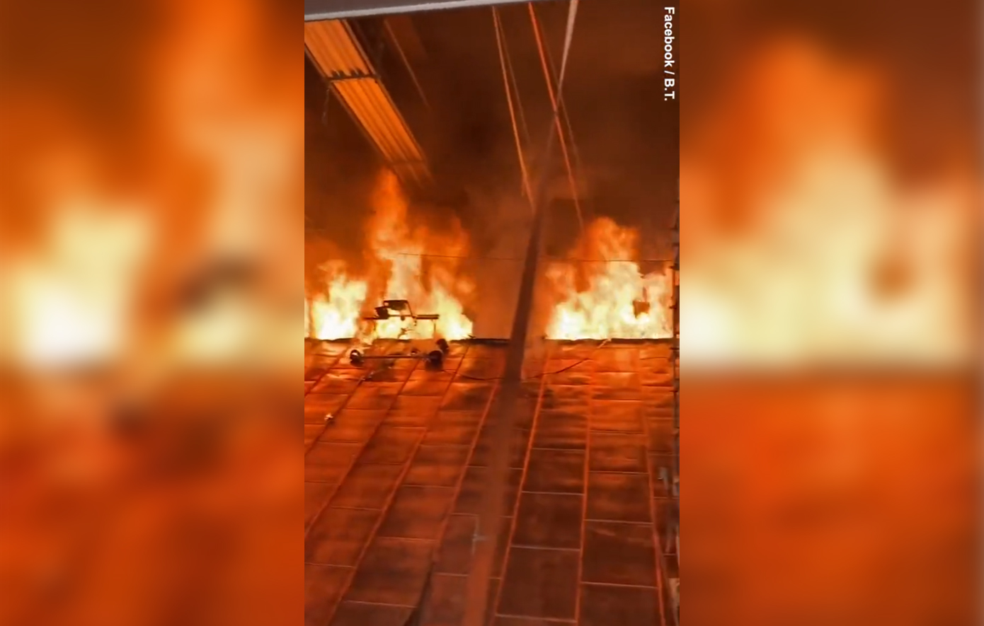 Από θαύμα σώθηκαν εργάτες στη φωτιά στο παλιό Χρηματιστήριο της Κοπεγχάγης &#8211; Συγκλονιστικό βίντεο