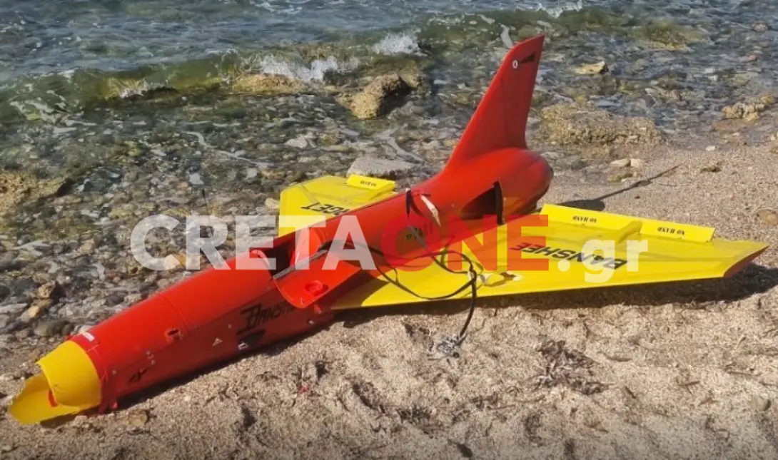 Αναστάτωση στο Ηράκλειο: Λουόμενοι είδαν drone που ξεβράστηκε και νόμιζαν ότι είναι από το Ιράν