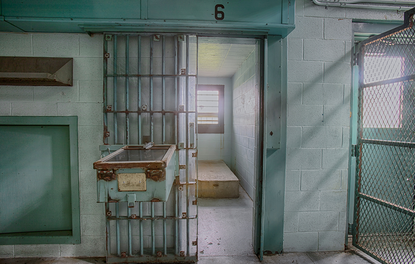 Χειροπέδες σε 5 άτομα για διακίνηση ναρκωτικών και κινητών τηλεφώνων στις φυλακές Αυλώνα