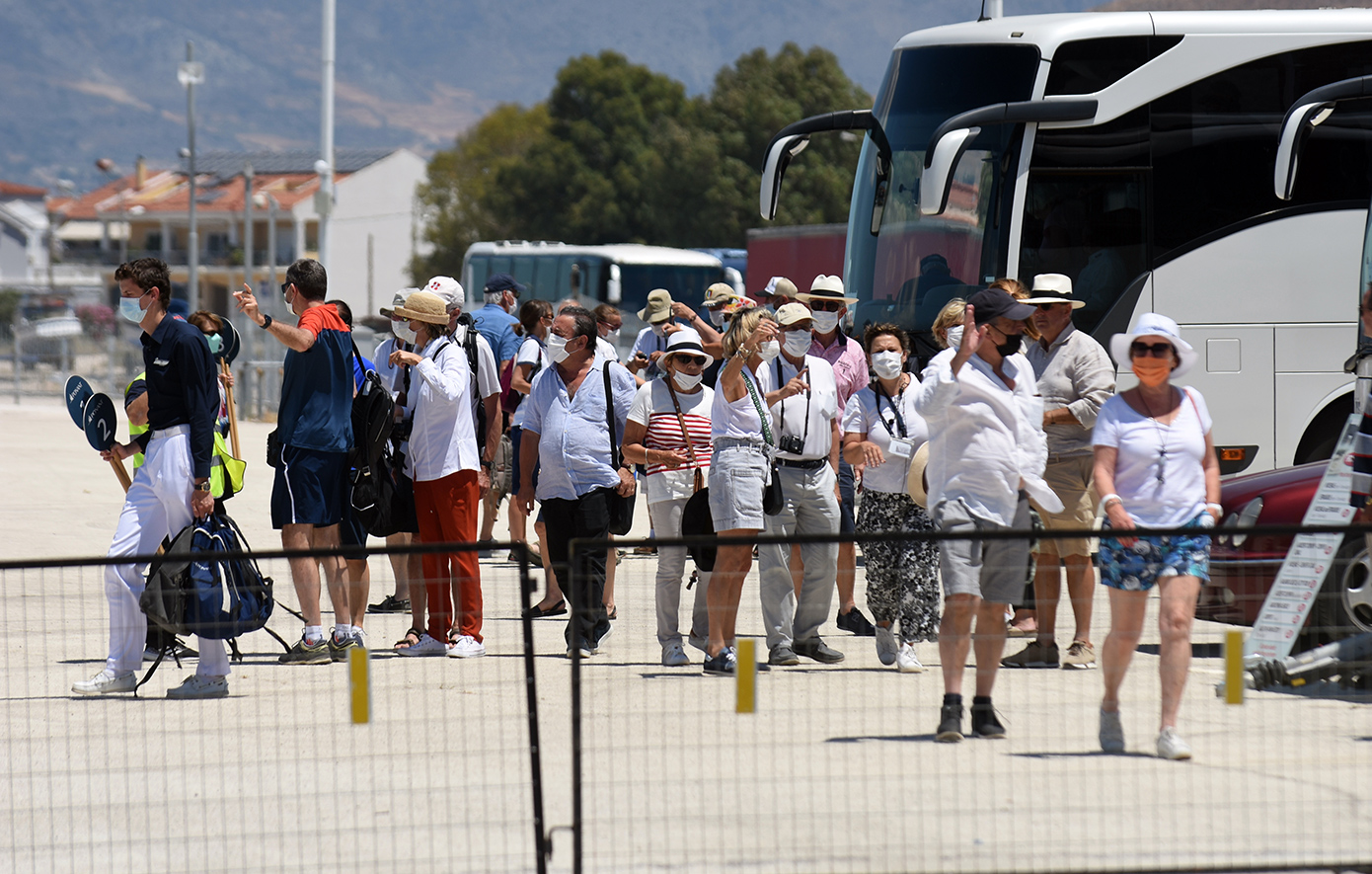«Η Ελλάδα αποκτά μια σταθερή βάση τουριστικών ροών στα επίπεδα των 30 εκ. αφίξεων» τονίζει η αντιπρόεδρος των ξενοδόχων, Χ. Τετράδη