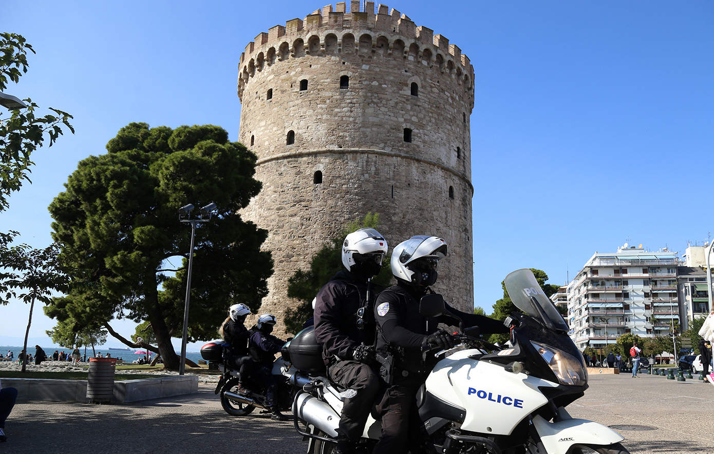 Σύλληψη 20χρονου για επίθεση σε βάρος ταχυμεταφορέα φαγητού με οπαδικά κίνητρα στη Θεσσαλονίκη