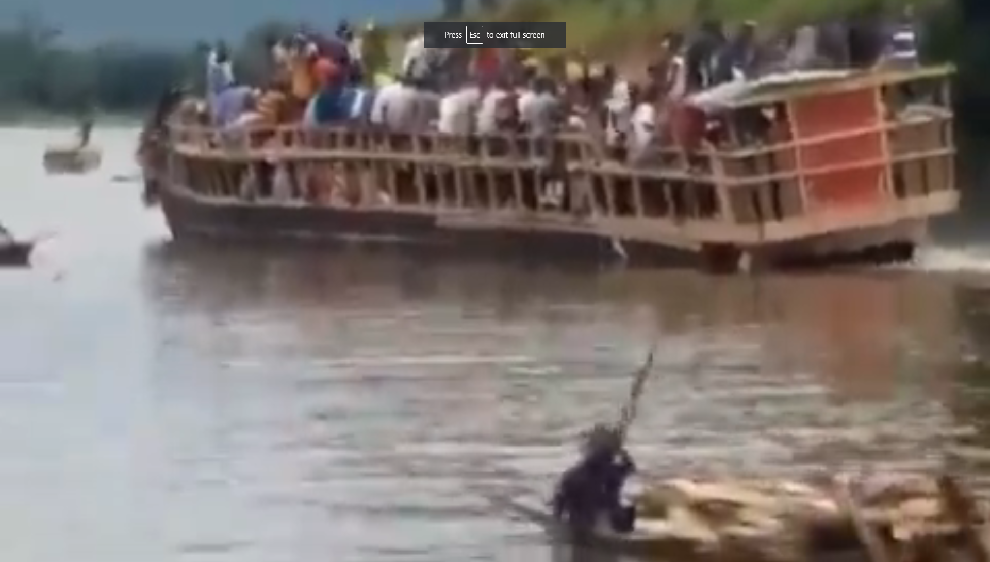 Τουλάχιστον 58 νεκροί από ανατροπή σκάφους σε ποταμό – Πήγαιναν σε κηδεία