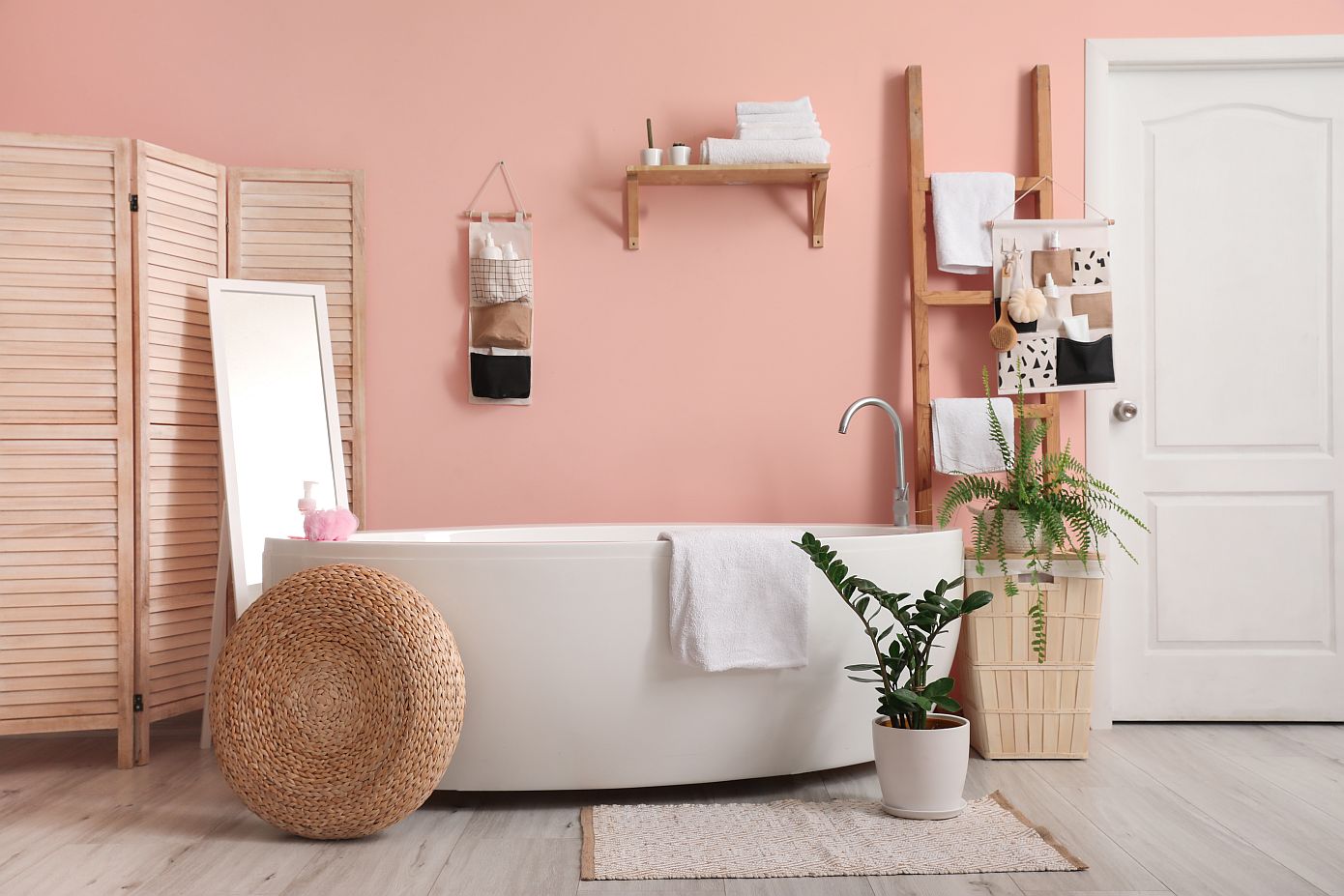 Pink Vibes: Το φενγκ σούι δίνει την απάντηση στο γιατί να βάψετε ροζ το μπάνιο σας