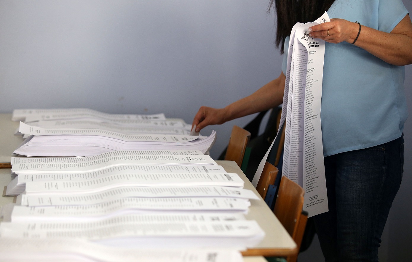 Δημοσκόπηση Opinion Poll: Ποιοι προηγούνται στα ευρωψηφοδέλτια Νέας Δημοκρατίας και ΣΥΡΙΖΑ
