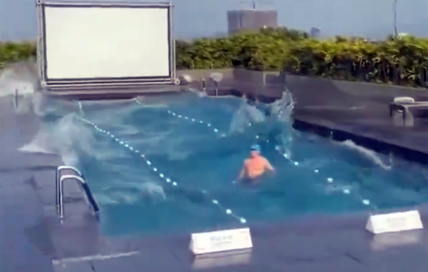 Απίστευτος τύπος στην Ταϊβαν: Την ώρα του φονικού σεισμού κολυμπούσε ατάραχος σε πισίνα