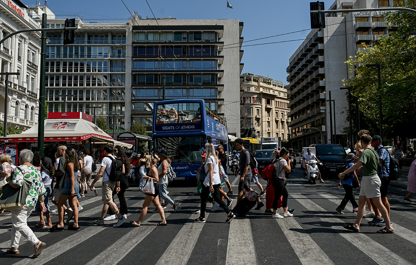 Οι νέες χώρες που μπαίνουν στον τουριστικό χάρτη της Ελλάδας, οι παραδοσιακοί πελάτες και η «απειλή»
