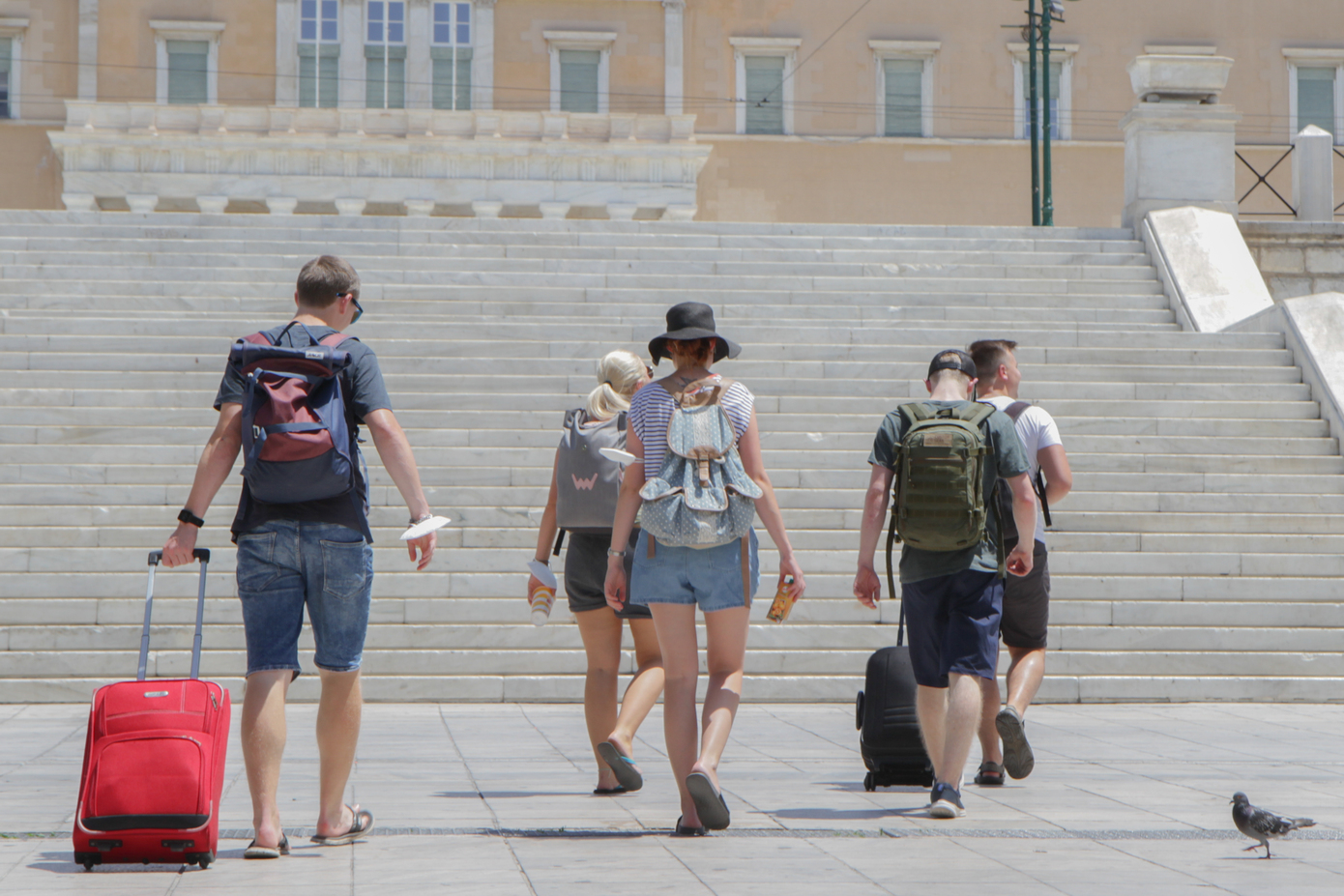 Οι καύσωνες φέρνουν αλλαγή στις προτιμήσεις των τουριστών – Τι χάνουν και τι κερδίζουν οι Έλληνες