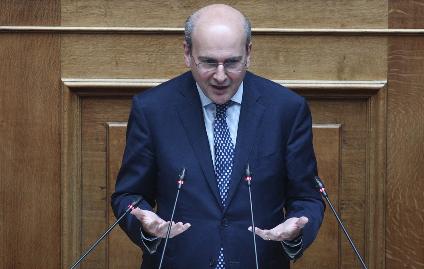 Πακέτο ελαφρύνσεων και ενισχύσεων 1,5 δισ. ευρώ για το 2025 ετοιμάζει το υπουργείο Οικονομικών