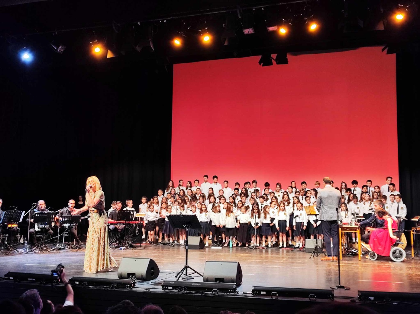 Σκόρπισε συγκίνηση η Ελεονώρα Ζουγανέλη σε συναυλία για ΑμεΑ στη Θεσσαλονίκη – Η μουσική ενώνει