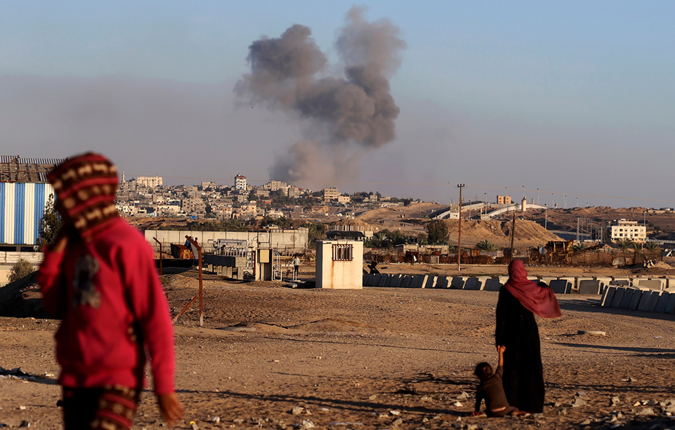 Καμία πρόοδος στην κατάπαυση του πυρός – Συνεχίζονται οι βομβαρδισμοί στη Γάζα – Ανταλλαγές πυρών στα σύνορα του Ισραήλ με τον Λίβανο