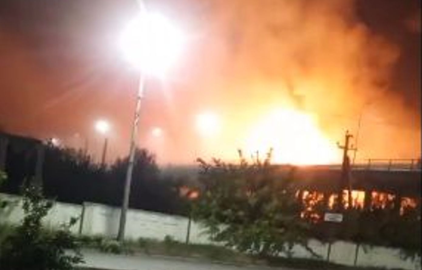 TASS: Ουκρανικό πλήγμα κοντά σε δεξαμενή πετρελαίου στην περιοχή του Λουχάνσκ – Τρεις νεκροί και επτά τραυματίες
