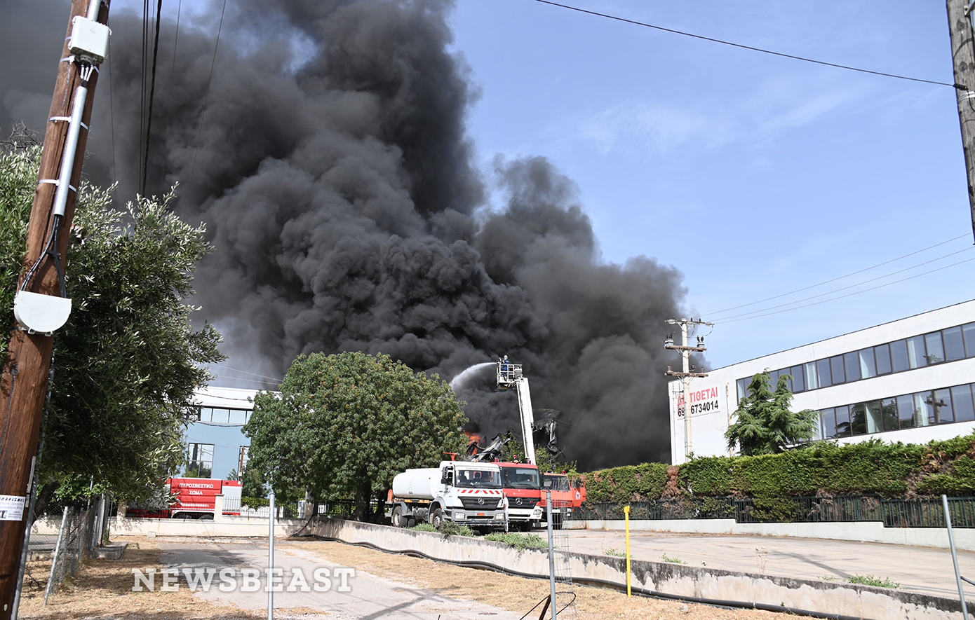 Φωτιά σε εργοστάσιο στην Κηφισιά: «Σύντομα θα επανέλθει η παραγωγή στο 100%» – Η ανακοίνωση της PAL