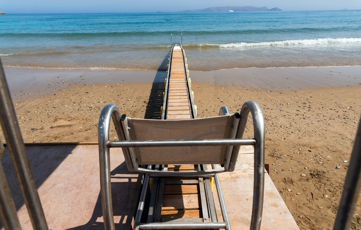 Πάνω από 250 παραλίες σε όλη την Ελλάδα είναι προσβάσιμες σε όλους