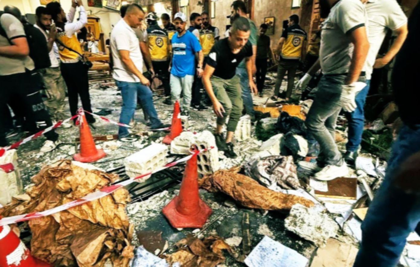 Απερίφραστη καταδίκη του ΥΠΕΞ για τη βομβιστική επίθεση στη Δαμασκό: Οι θρησκευτικοί χώροι δεν πρέπει να είναι στόχοι τρομοκρατίας
