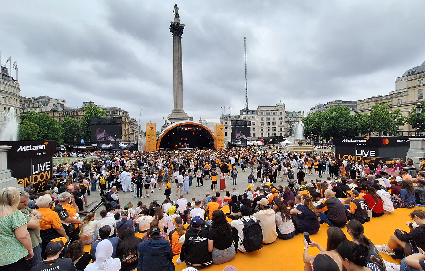 McLaren Racing Live: Η Trafalgar Square γέμισε με το papaya color της McLaren