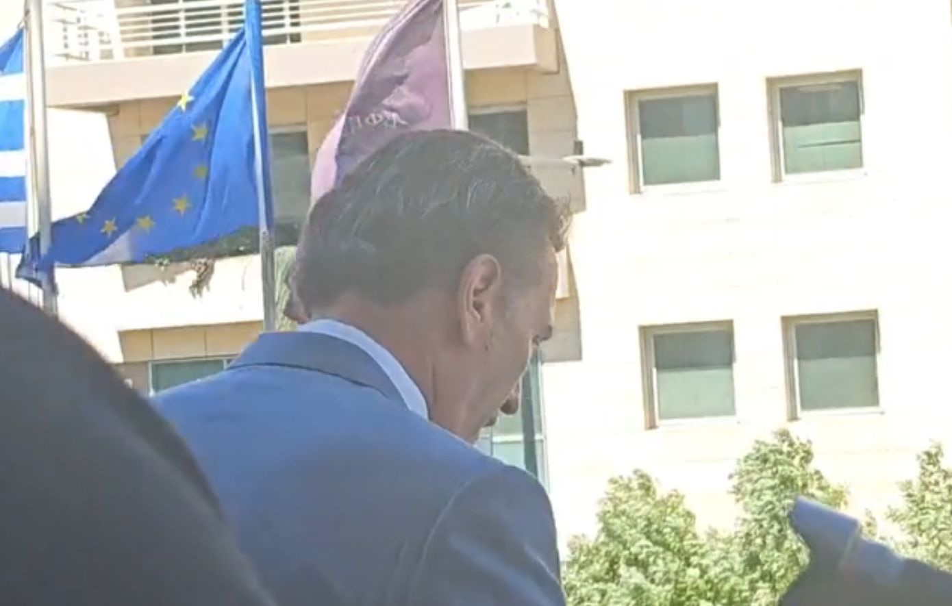 Αποχώρησε αθόρυβα ο Φιλιππίδης μετά την καταδίκη του για δύο απόπειρες βιασμού – Σιωπή από τους δικηγόρους τους