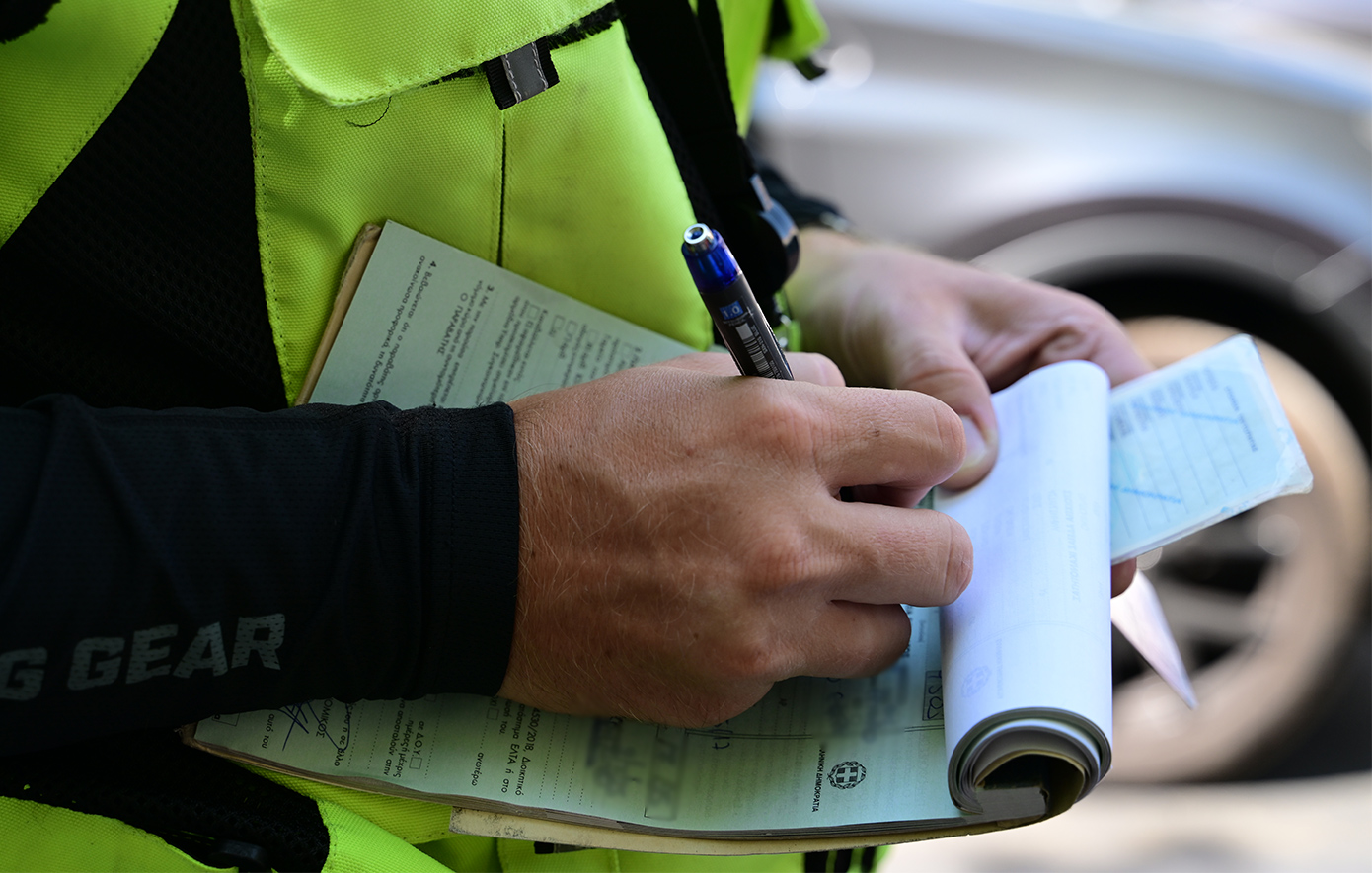 Ολοκληρώθηκαν οι πρώτοι έλεγχοι για τέλη κυκλοφορίας και ανασφάλιστα ΙΧ: Έρχονται SMS σε πάνω από 200.000 παραβάτες