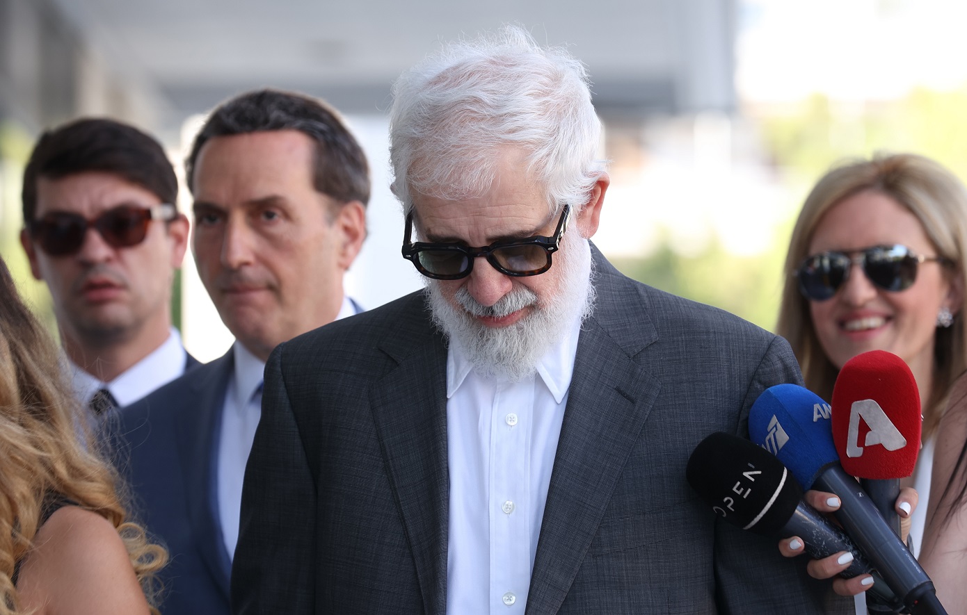 «Φαγώθηκαν να πουν ότι τα κορίτσια είναι ψεύτρες» – Οι αντιδράσεις των ηθοποιών μετά την καταδίκη Φιλιππίδη