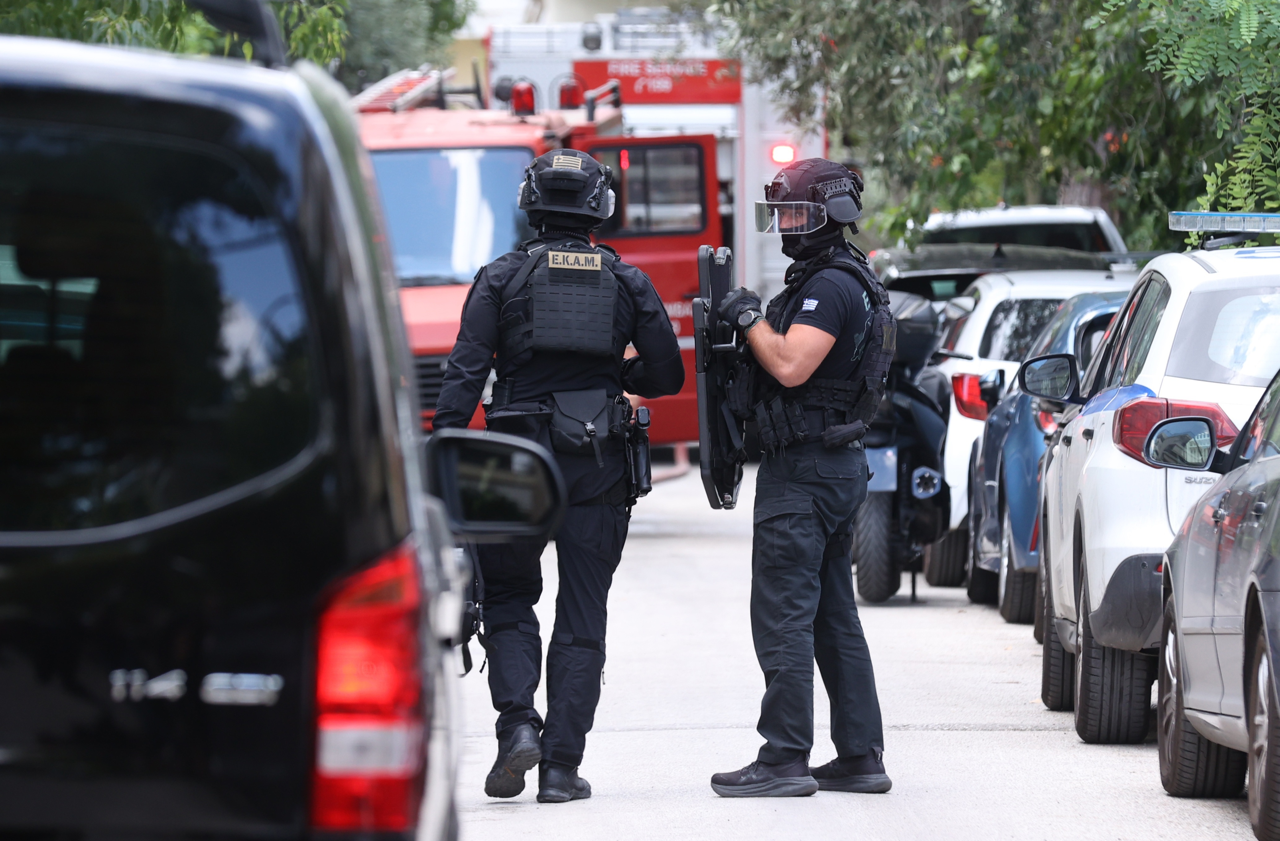 Συνελήφθη ο οπλισμένος άνδρας στον Χολαργό που είχε ταμπουρωθεί στο σπίτι του – Είχε ρίξει μολότοφ σε αστυνομικούς και περαστικούς