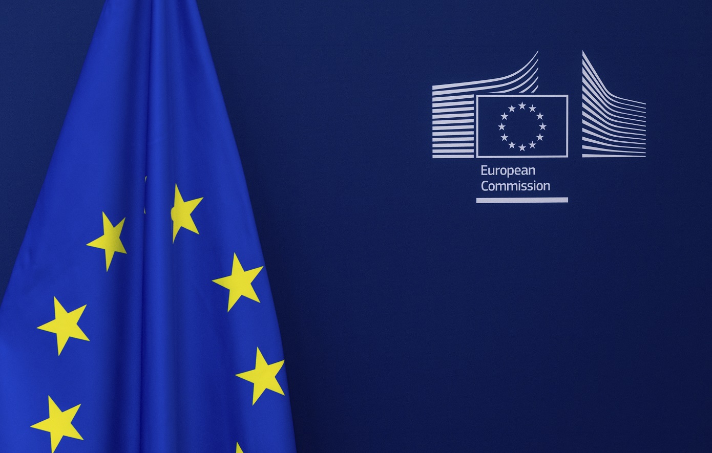 Τα «βρήκαν» ΗΠΑ και Ευρωπαϊκή Ένωση για το εμπόριο – Στο 15% ρίχνει τους δασμούς ο Τραμπ σε ευρωπαϊκά αυτοκίνητα και φάρμακα