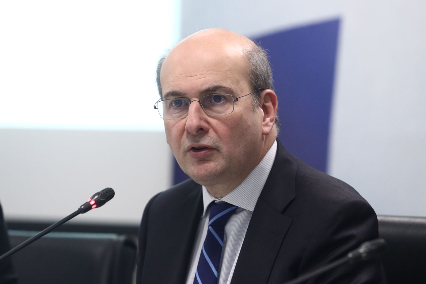 Συγκινημένος και περήφανος για τον πατέρα του που τραυματίσθηκε στο ελληνοαλβανικό μέτωπο ο Κωστής Χατζηδάκης